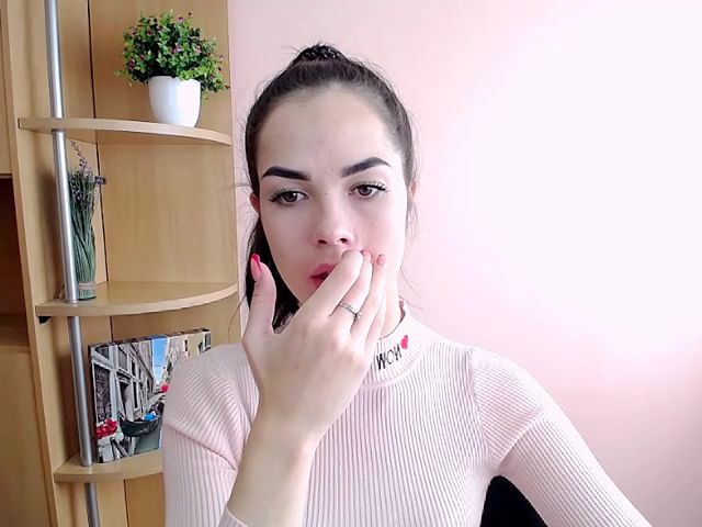 Live sex webcam photo for KatieCute_ #269582969