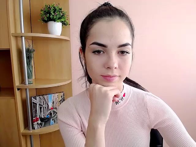 Live sex webcam photo for KatieCute_ #269584101