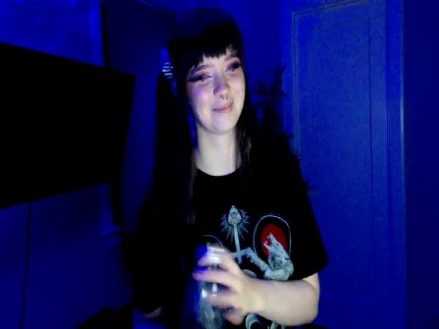 Live sex webcam photo for WillowAMarie #269579746