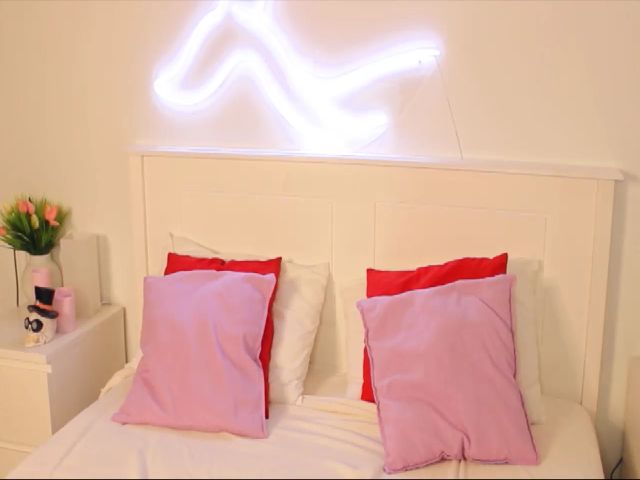 Live sex webcam photo for LilRapunzel #269576728