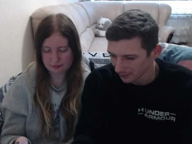 Live sex webcam photo for PeterAndJenda #269577598