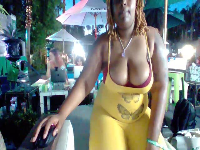 Live sex webcam photo for BrattyKittyV #269574900