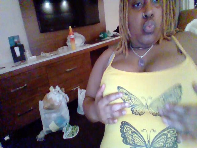 Live sex webcam photo for BrattyKittyV #269575487