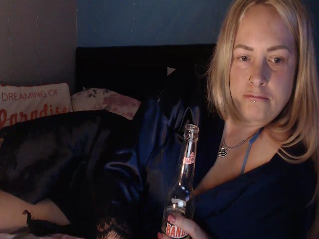 Live sex webcam photo for Arielbee #269590213