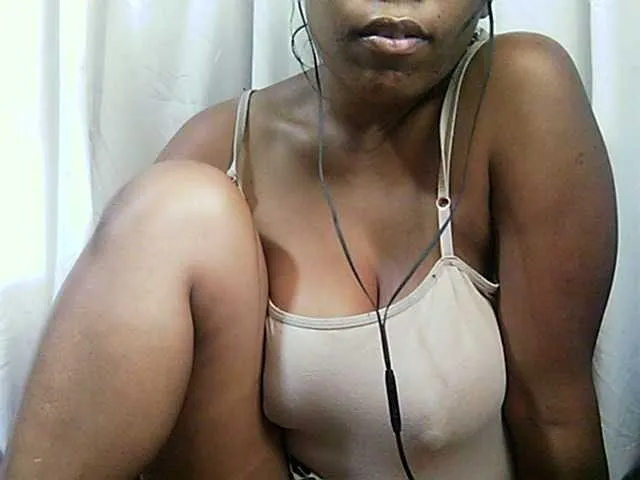 Live sex webcam photo for MIRANDAW #269582297