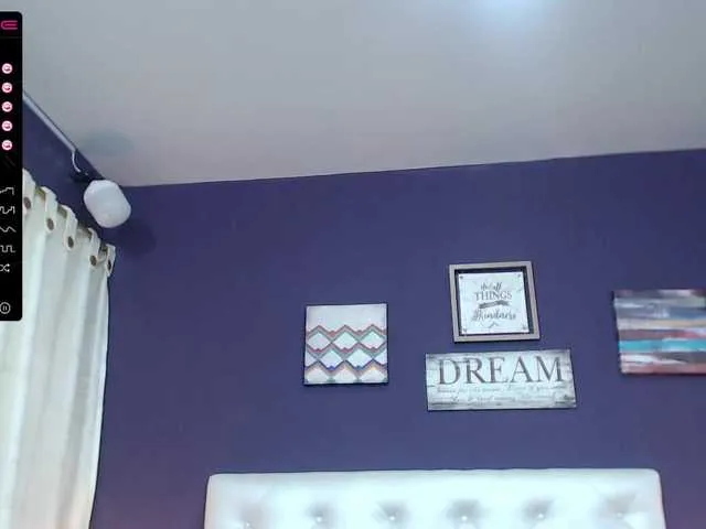 Live sex webcam photo for LuciaDawson #269572927
