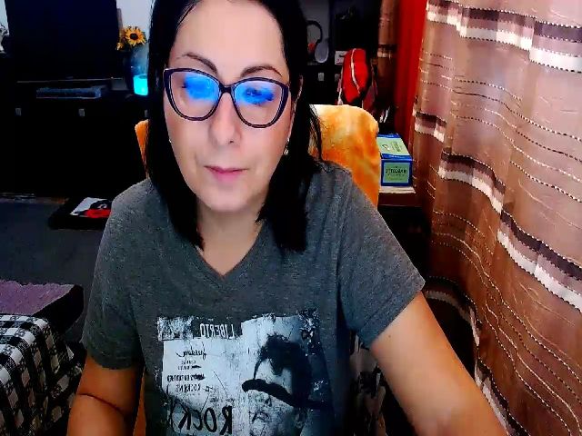 Live sex webcam photo for Ella_Sunshine #287890733