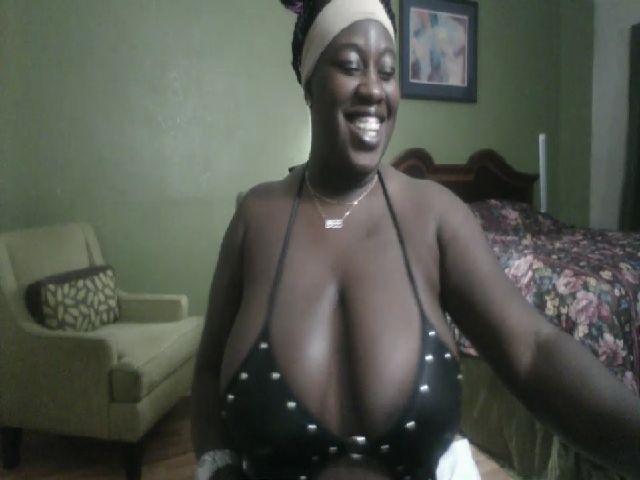 Live sex webcam photo for CoCoThundah #269585157