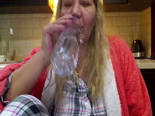 Live sex webcam photo for HeyHeyGrey #269576454