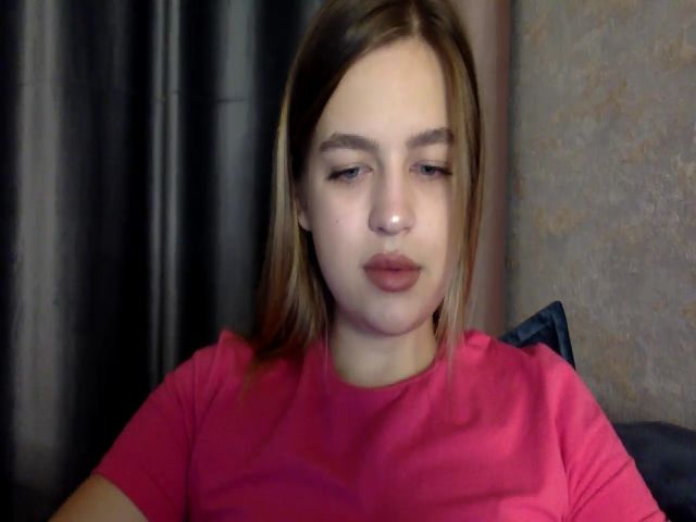 Live sex webcam photo for Princess_Ly2 #269591078