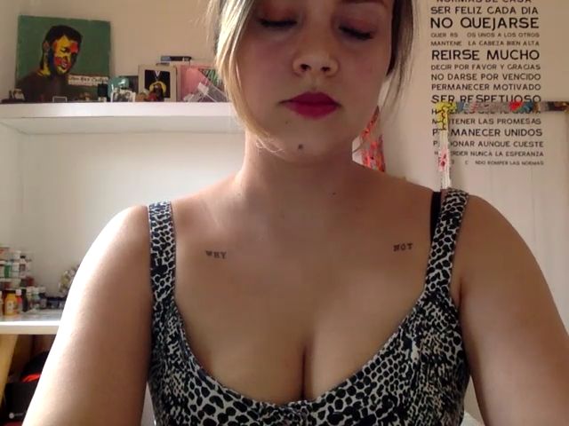 Live sex webcam photo for Alicenicolle #269586378