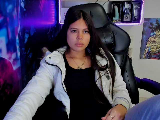 Live sex webcam photo for XCrislerSweet #269582813