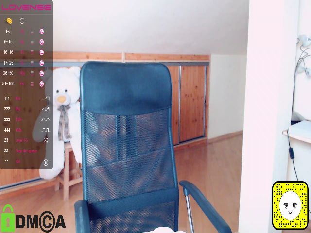 Live sex webcam photo for CookiePetite #269589237