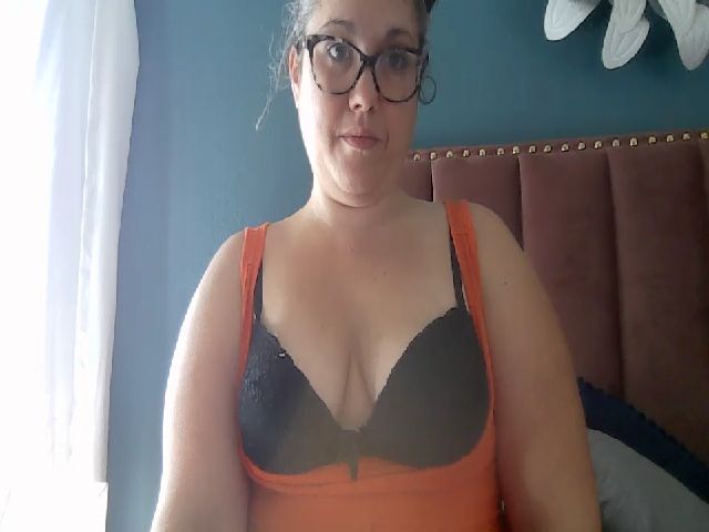 Live sex webcam photo for Laural55 #269591171