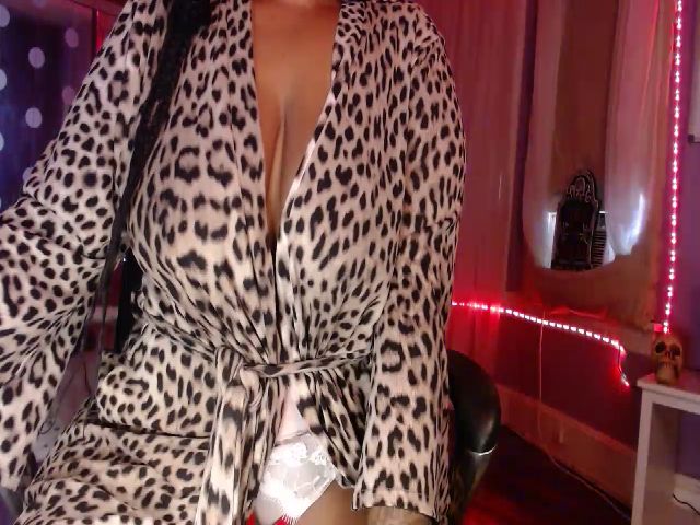 Live sex webcam photo for Iluvishmet #269584930