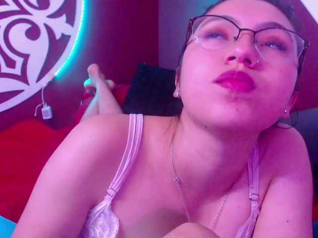 Live sex webcam photo for EllaKS #269587753