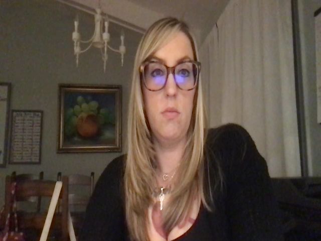 Live sex webcam photo for Lolamaddison #269592199