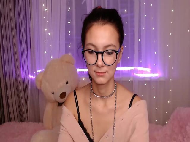 Live sex webcam photo for PenelopeLaf #269590374