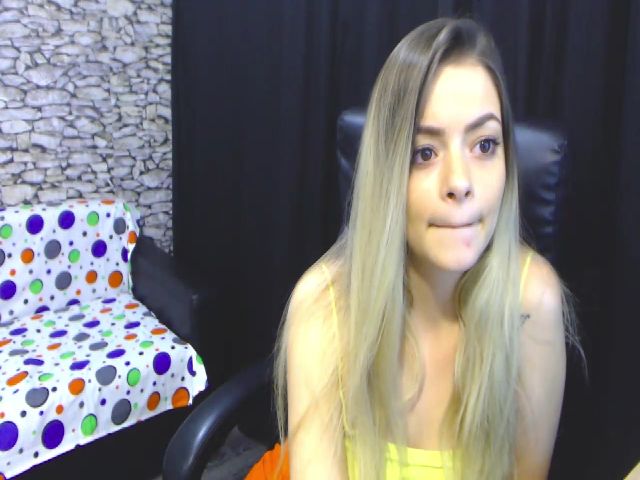 Live sex webcam photo for Kailyn_moen #269575087