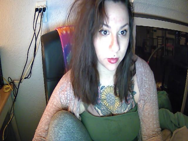 Live sex webcam photo for YoungLust #269592039