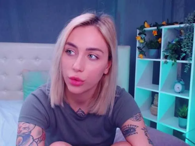 Live sex webcam photo for KaprinaGirrs #269602987