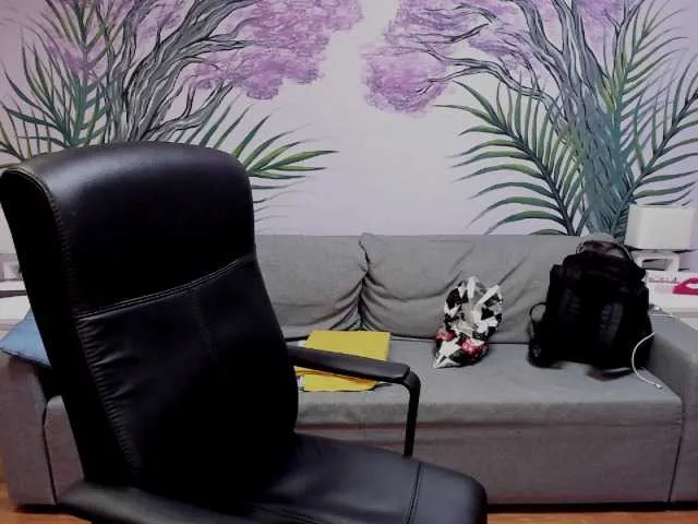 Live sex webcam photo for CoconutLegs #269607832