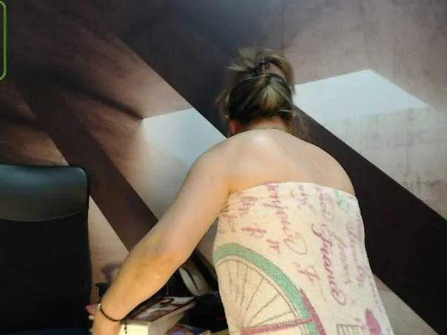 Live sex webcam photo for maturehot-1 #269593435