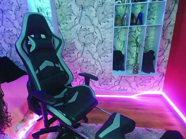 Live sex webcam photo for monsserat- #269598874