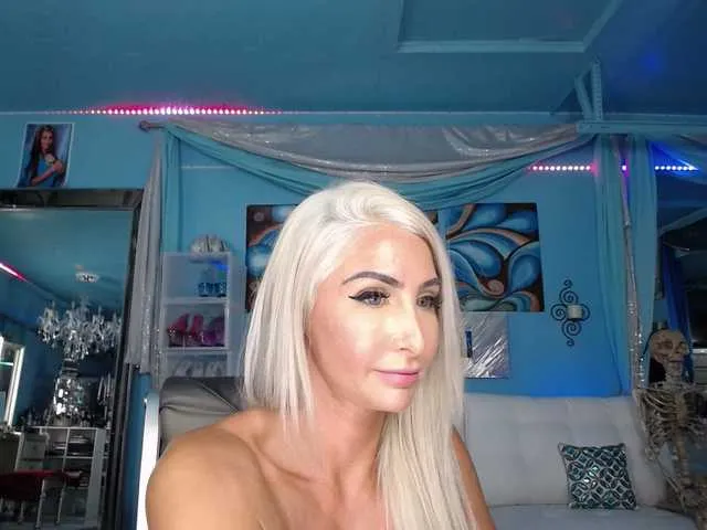 Live sex webcam photo for adrianna_fox #287953227