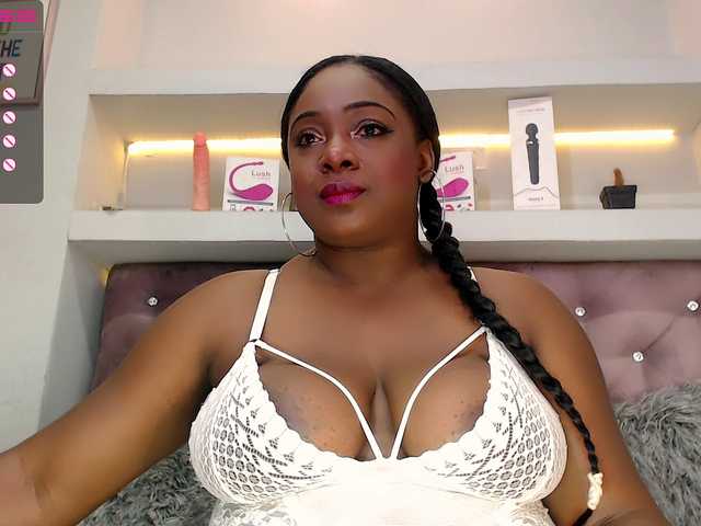 Live sex webcam photo for Agatha-69 #269593253