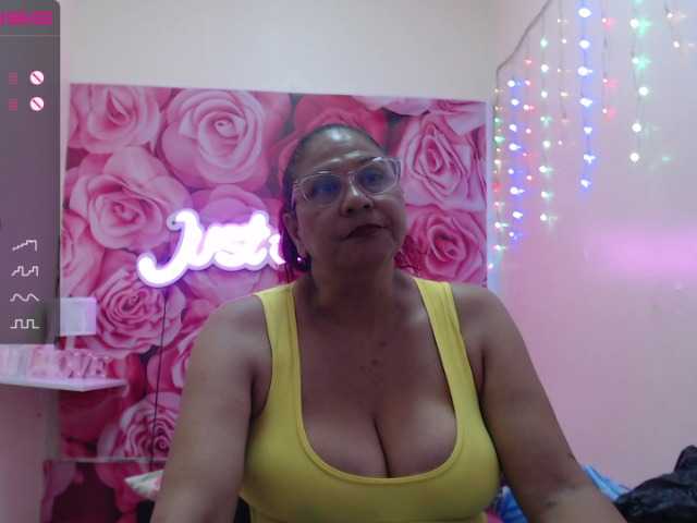 Live sex webcam photo for ZamiraMilf #269598746