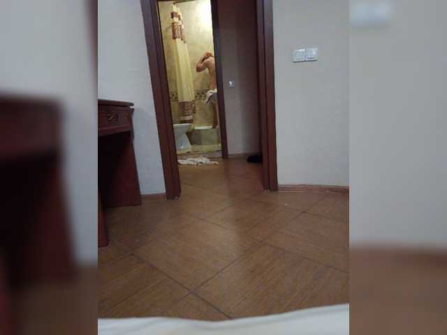 Live sex webcam photo for Fiona323 #269606537