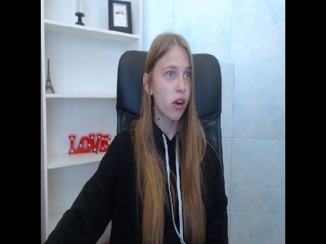 Live sex webcam photo for SshyTeen #269597138