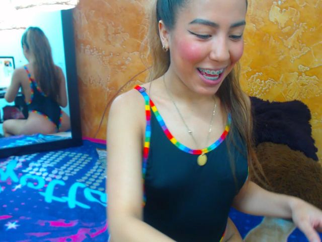 Live sex webcam photo for KellyJhons #269596121