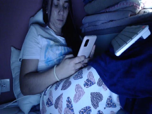 Live sex webcam photo for Joanne7 #269596398
