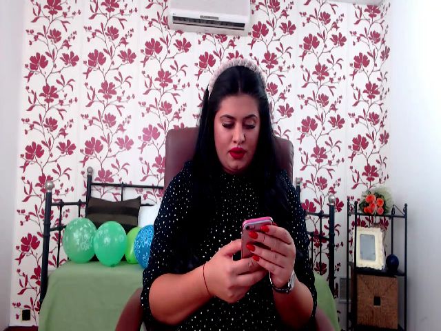 Live sex webcam photo for HeidiCutie #269596551