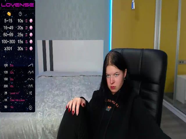 Live sex webcam photo for AnnaFols #269599511