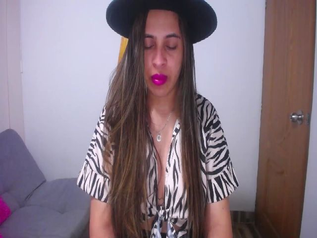 Live sex webcam photo for angeles_cute #269601742