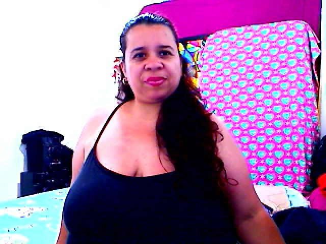 Live sex webcam photo for LatinaBigAss4 #269594814