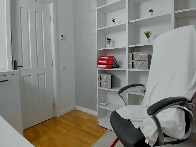 Live sex webcam photo for VanessaCroft #269595956