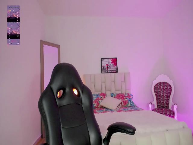 Live sex webcam photo for Karina_V #269596520