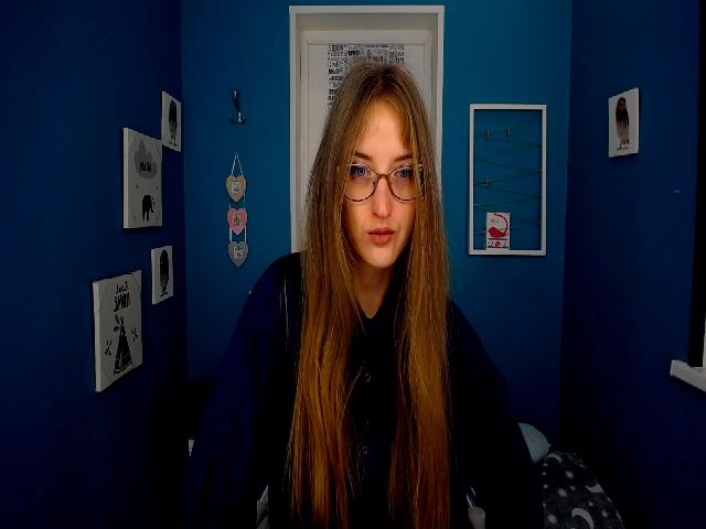 Live sex webcam photo for JennyLovelyS #269597510