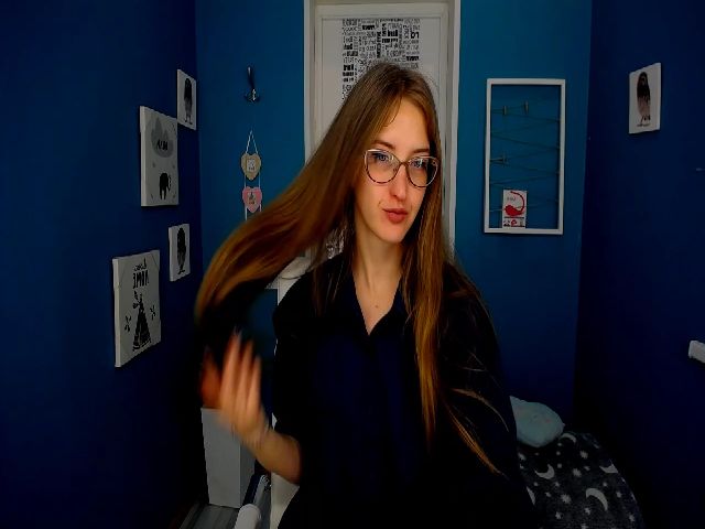 Live sex webcam photo for JennyLovelyS #269600385