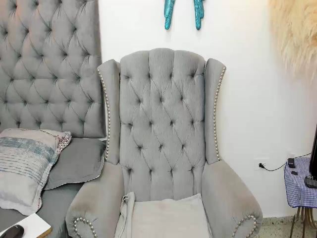 Live sex webcam photo for Lola_chuil #269601606