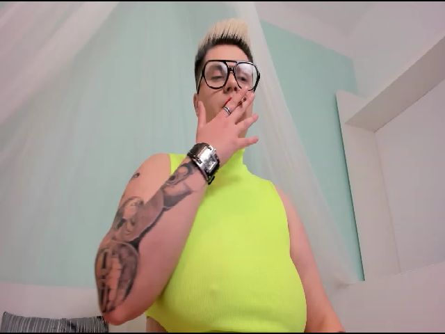 Live sex webcam photo for EllenDg #269604182