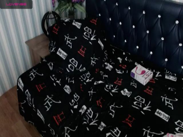 Live sex webcam photo for Victorial_ #269605819