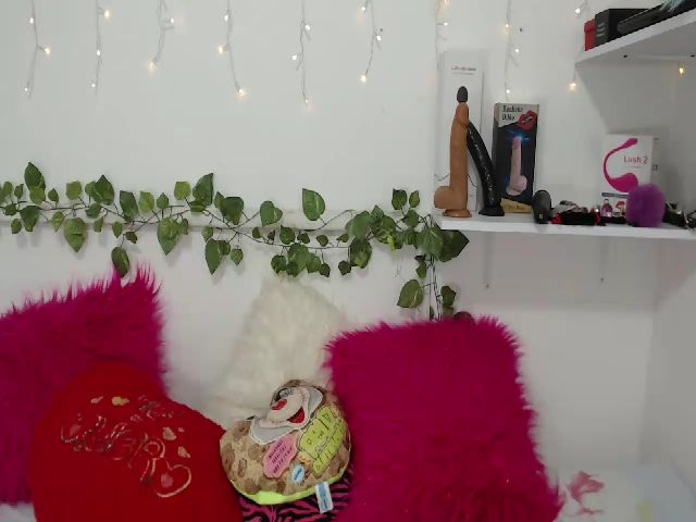 Live sex webcam photo for daddys_girl_x #269610007