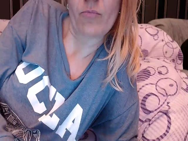 Live sex webcam photo for Bite_Me__ #269611820