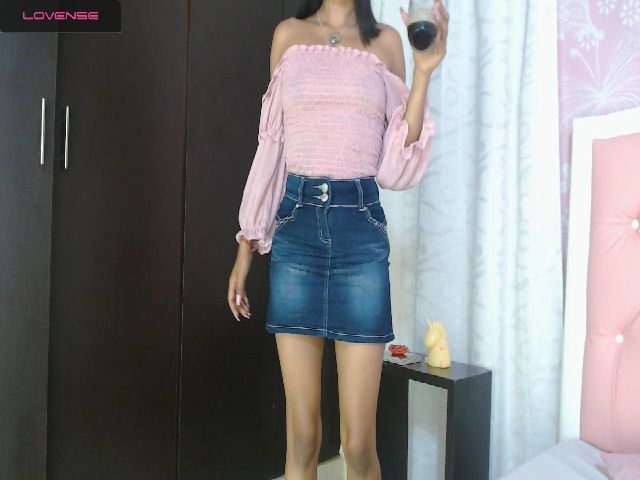 Live sex webcam photo for Brigtstar_ #269610767