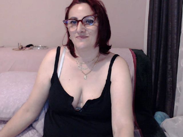 Live sex webcam photo for Elssye #269599731